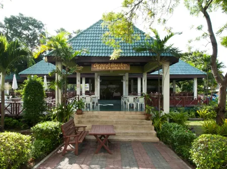 Grand Jomtien Palace Hotel