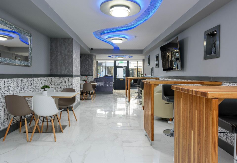 2. 더 스탠리 호텔..