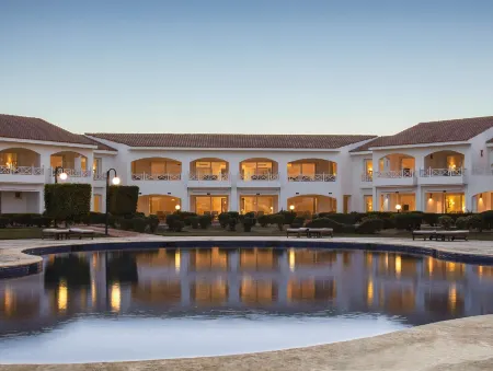 Sheraton Sharm Hotel, Resort, Villas & Spa Отели рядом с достопримечательностью «Sharm EL Sheikh»