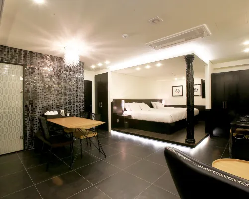 Hotel Lavieen Hotel dekat Perpustakaan Starfield
