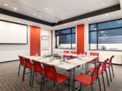Vienna House Easy by Wyndham Bucharest Airport Hotels in Otopeni