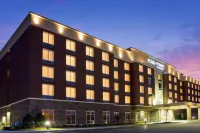 DoubleTree by Hilton Hotel Raleigh - Cary