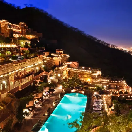 Neemrana Fort-Palace