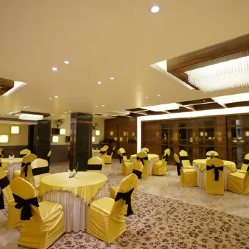 Hotel Indo Prime Отели рядом с достопримечательностью «Музей Альберт-Холл»