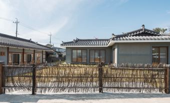 Sejong Jeonui Guesthouse