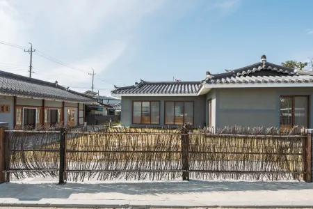 Sejong Jeonui Guesthouse Отели рядом с достопримечательностью «Korea University Sejong Campus»