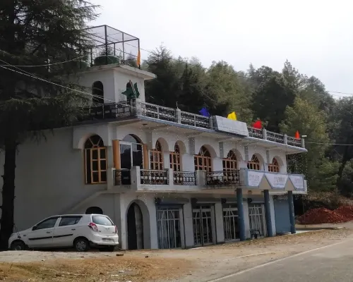 Hotel Ganpati Palace 챔바 호텔