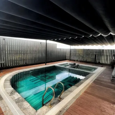 Kiwi Hotel and Apartment