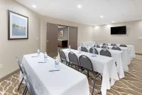 Comfort Inn & Suites Wichita Hotels in Park City