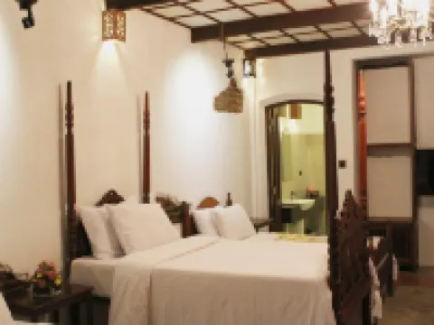Sulyap Bed & Breakfast – Casa de Alitagtag Boutique Hotel