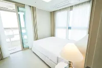 ذا نوفيمبر ستاي إن لاندمارك