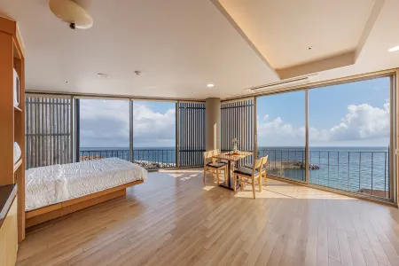 Healing Turn Condo Отели рядом со станцией Jangsa Station