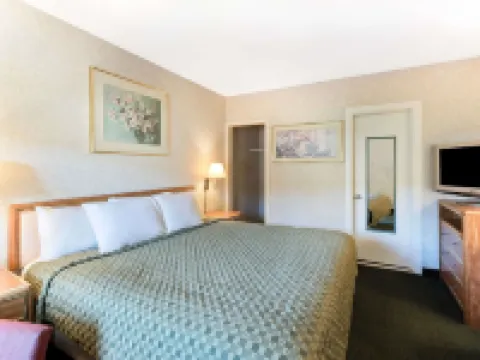 Pocono Night Lodge Hoteles en Bartonsville