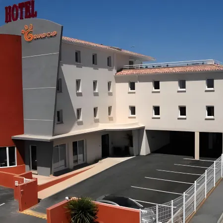 Hotel Grand Cap Rooftop Pool