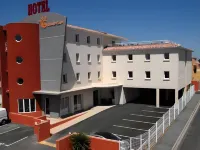 Hotel Grand Cap Rooftop Pool Отели в г. Бессан