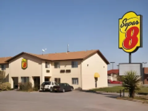 Super 8 by Wyndham Moriarty Hotels in Moriarty