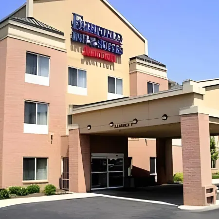 Comfort Inn & Suites Akron South