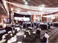 Rodd Royalty Hotels in Queens County