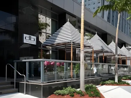 Hotel Beaux Arts, Autograph Collection Отели рядом с достопримечательностью «Литл Хайти»