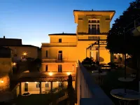 Hôtel de Pavie Hotels near Château de Sours