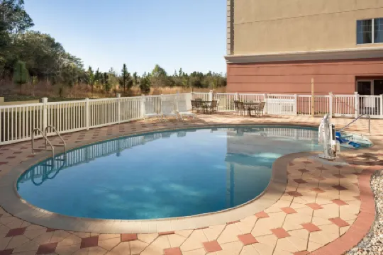 Country Inn & Suites by Radisson, Crestview, FL