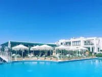 Penthouse Apartment with Stunning Sea and Mountain Views Hotel a Karaagaç