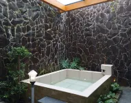 Ellinor Full House Hotel a Lumajang