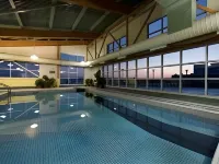 Delta Hotels Beausejour - Pools