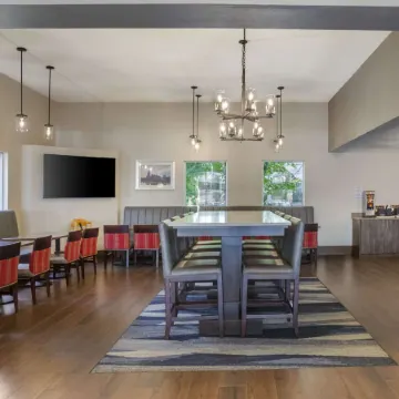 Comfort Suites Nashville Airport - Bna
