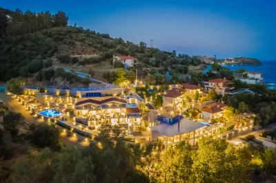 Paramithenio Village Beach Resort & Spa فنادق في 