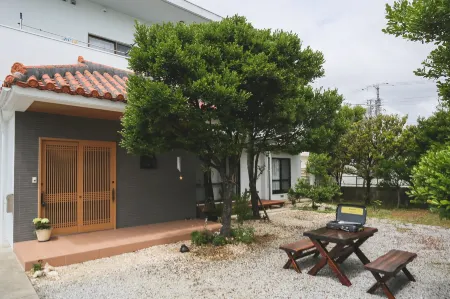 Kamenoko Tei Отели рядом с достопримечательностью «Aloha Divers Okinawa»