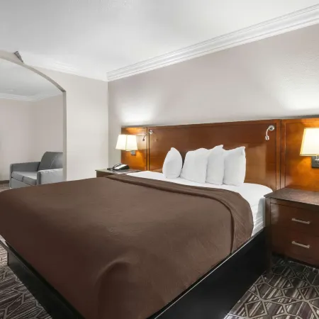 SureStay Plus Hotel by Best Western Benbrook Ft Worth