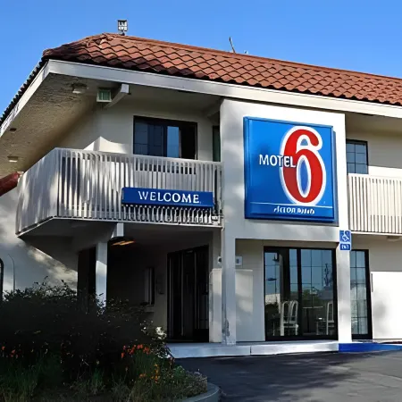 Super 8 by Wyndham Petaluma
