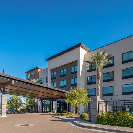 Holiday Inn Express & Suites GILBERT – MESA GATEWAY AIRPORT by IHG