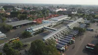 RedDoorz Near RS Mitra Keluarga Waru