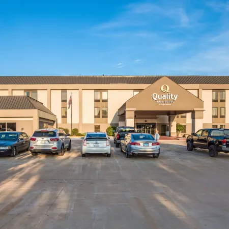 Quality Inn & Suites Quincy - Downtown