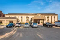 Quality Inn & Suites Quincy - Downtown - parking