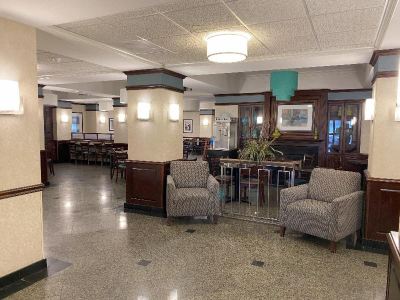 Surroundings Drury Inn & Suites Detroit Troy Photo