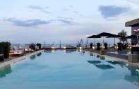 The Met Hotel Thessaloniki, a Member of Design Hotels - Pools
