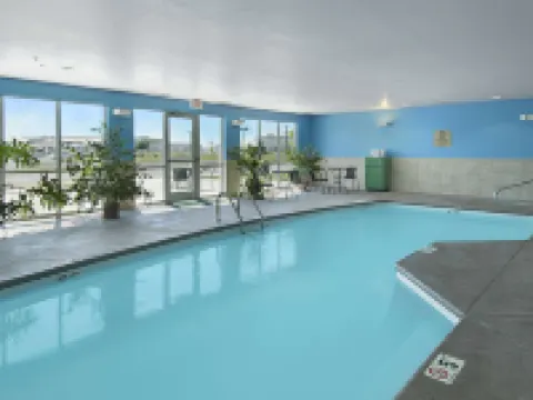 ซุปเปอร์ 8 บายวินด์แฮม โทพีกา ที่ฟอร์บส์แลนดิ้ง โรงแรมในโทพีกา