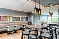 柏林機場優品迎飯店 - 早餐