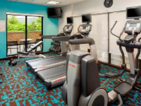 Fairfield Inn & Suites Cumberland Hotels in Cumberland