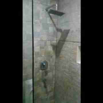 Divine Fountain Hotel - Deluxe Rooms