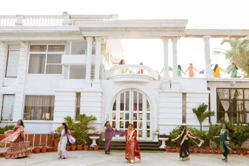 Saanaira Resort & Spa