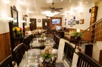 Wood Castle Hotel di Karol Bagh