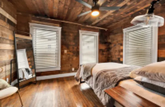 The Duet- Just Steps from Baylor University and Minutes from The Magnolia Silos