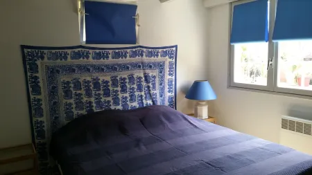 Apartment in a quiet, private estate with swimming pool, tennis court and petanque area