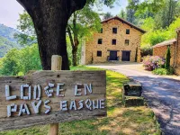 Charming gîte with SPA / Jacuzzi Lodge in the Basque Country Hotels in Valcarlos