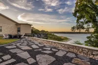 Lake Belton Get Away with Amazing View Rent Two Nights Get One Free in April