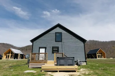 "Valley View Lodge" - Modern Spacious Stay RRG - Slade Kentucky Reptile Zoo附近的飯店